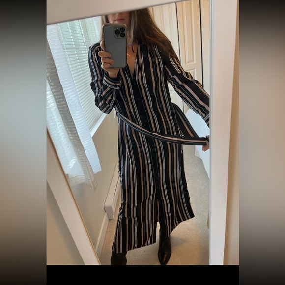 Striped maxi dress with belt - Picture 2 of 3